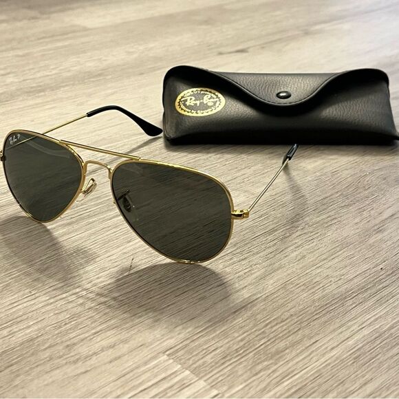 Ray-Ban Vintage Polarized Gold Aviator Sunglasses with Case - Picture 1 of 8